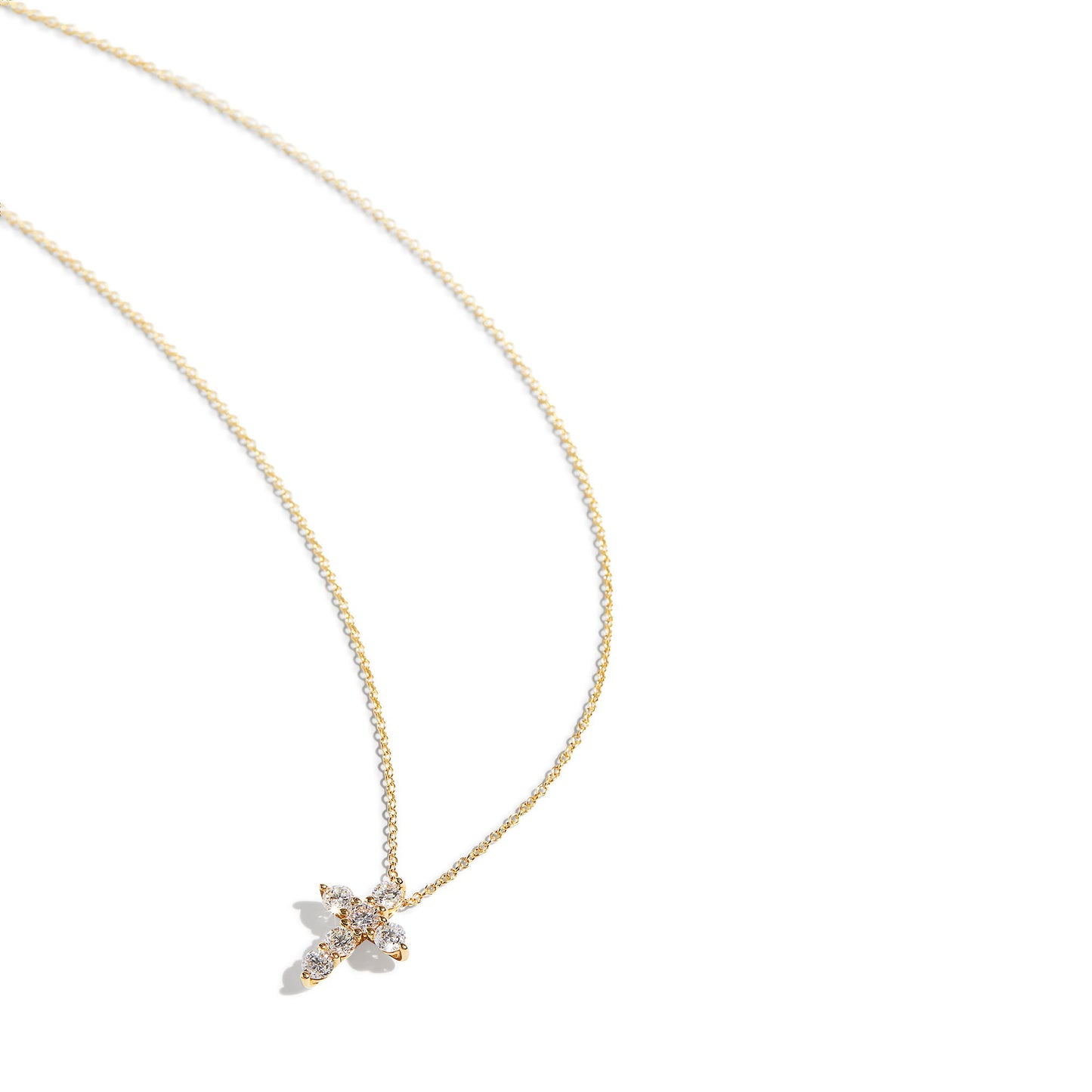 ESSENTIAL CROSS PENDANT NECKLACE